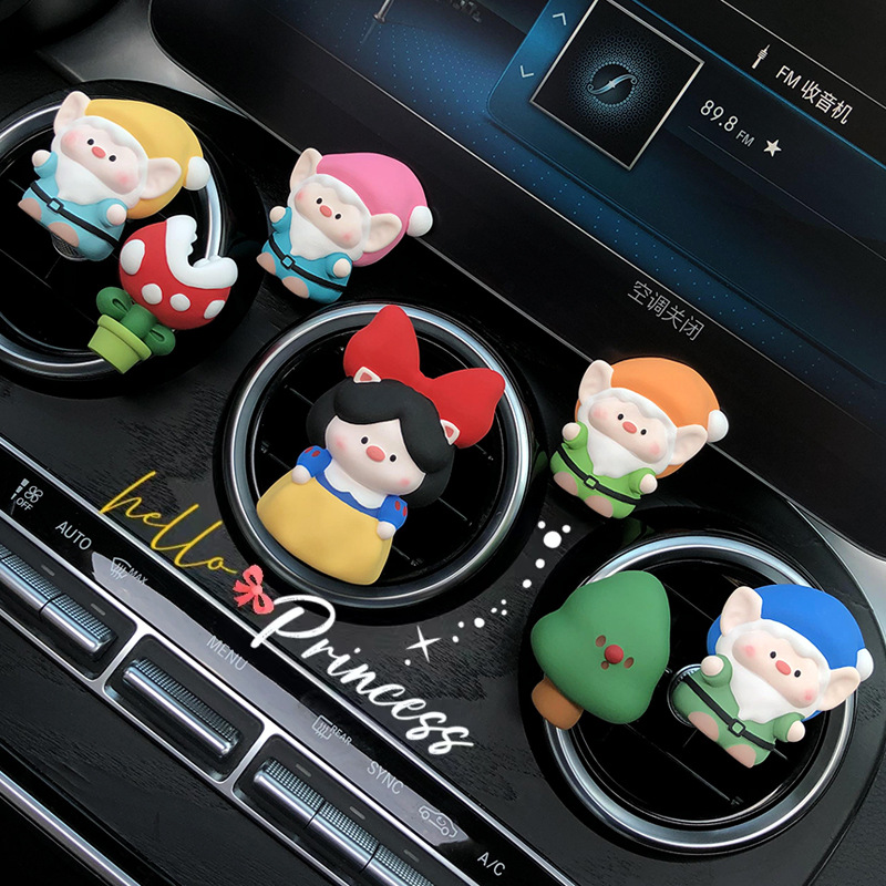 Creative Dwarf Car Perfume Orn - Women Accessories Outlet ulasan dan harga
